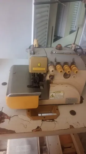 Máquina overloque ponto cadeia