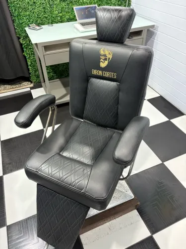 Cadeira de barbeiro R$ 550