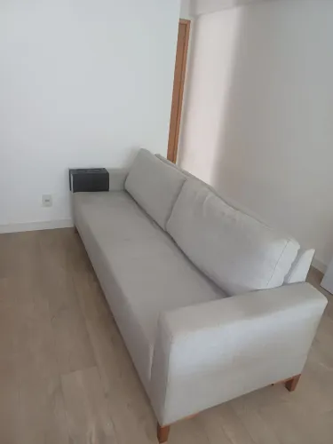 Vendo sofá 4 lugares cinza em linho, 2 anos de uso...