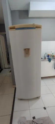 Geladeira com filtro CONSUL