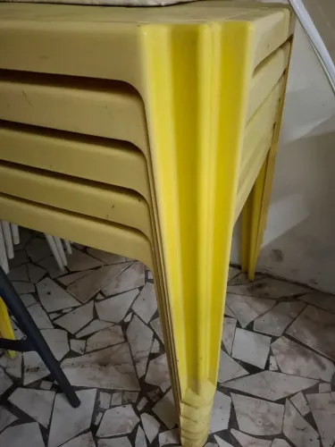 MESA E CADEIRAS PLÁSTICO BANCO