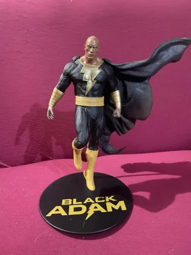 estátua black adam mcfarlane toys 30cm