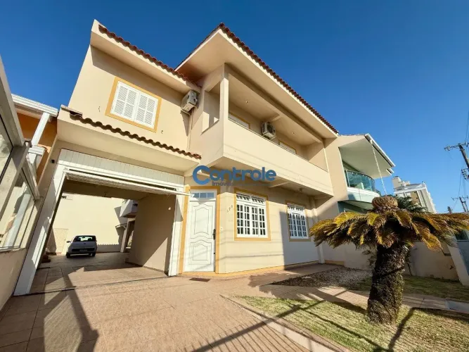Imóvel para venda tem 237 metros quadrados com 5 quartos em Balneário - Florianópolis - SC