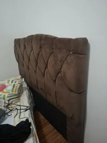 Cabeceira estofada marrom cama queen