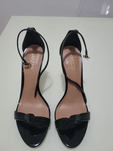 Sandália arezzo 37