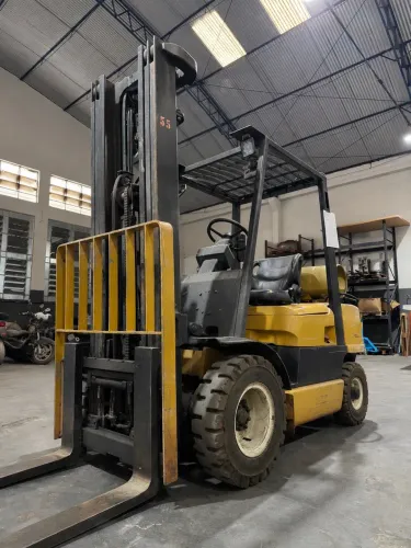 EMPILHADEIRA YALE GTP50 À VENDA 
