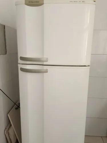 Geladeira Electrolux funcionando perfeitamente 