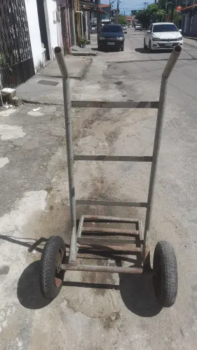 Carrinho de cargas armazém durabilidade e manobrabilidade de uso resistência e d