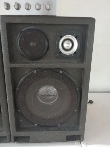 Vende se 2 caixas de som