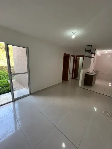 Alugo - Apartamento com Quintal Privativo.