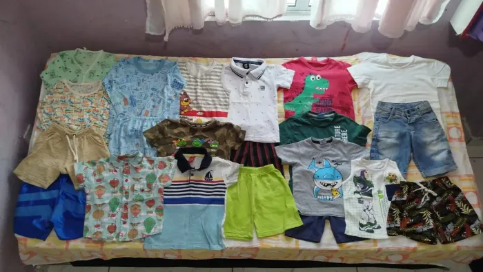Lote de menino com 20 peças tamanho 2 anos