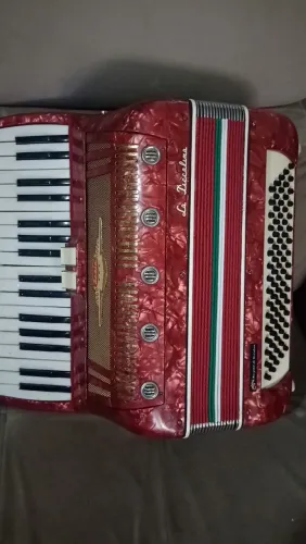 PROMOÇÃO/Acordeon lá piccolina 80 bxs