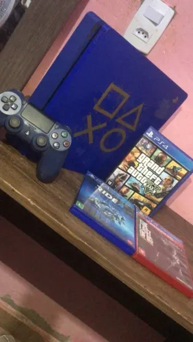 PS4 Slim edição especial days of play usado
