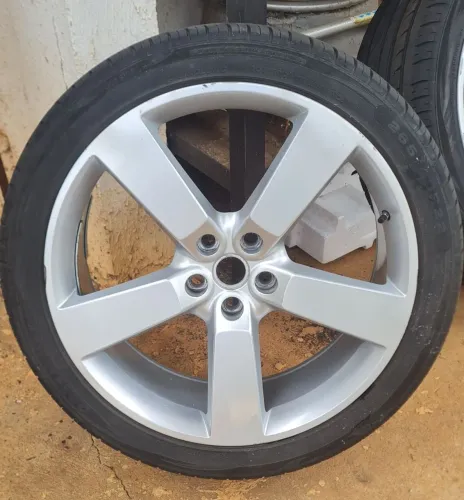 Rodas e pneus para Land Rover furacão 5x120 aro 22 x 9