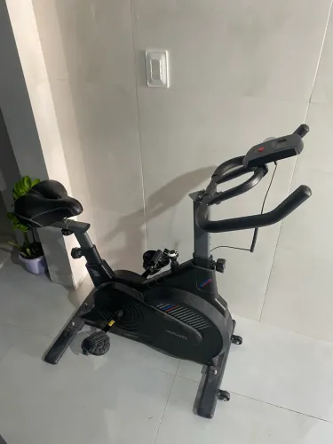 BICICLETA ERGOMÉTRICA