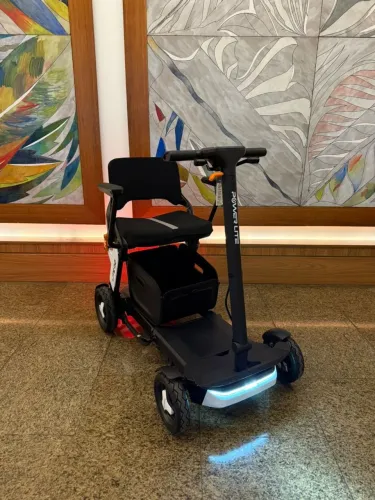 Scooter motorizada para baixa mobilidade