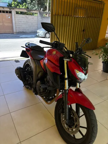 Yamaha Fz25 impecável