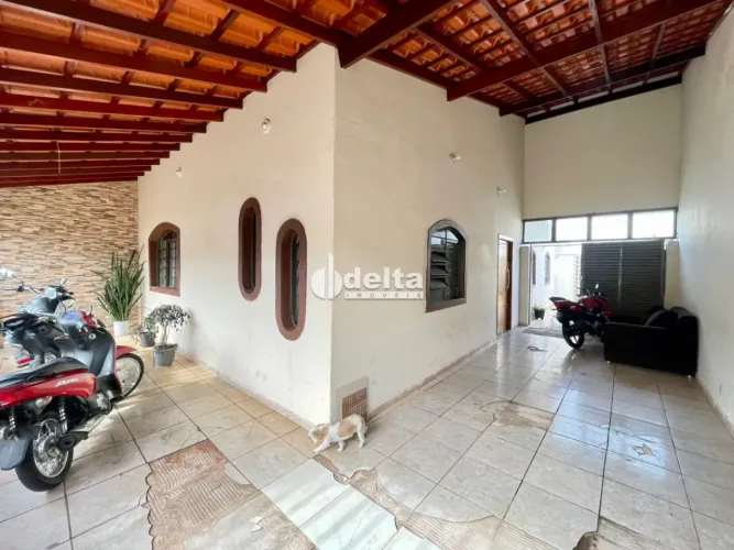 Casa disponível para venda no bairro Nossa Senhora Aparecida em Uberlândia MG