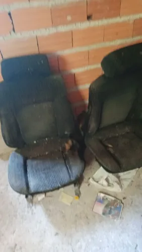Bancos de opala ou Caravan para ser restaurado 