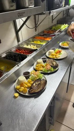 Vaga ajuda de cozinha restaurante 