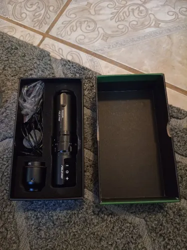 Máquina de tatuar fold pro em perfeito estado com kit de 30 cartuchos