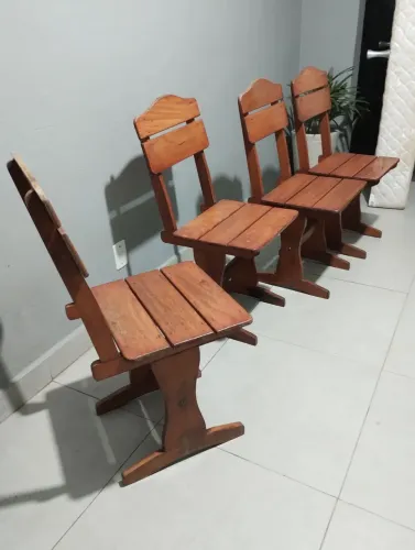 4 cadeiras de madeira maciça Angelin 