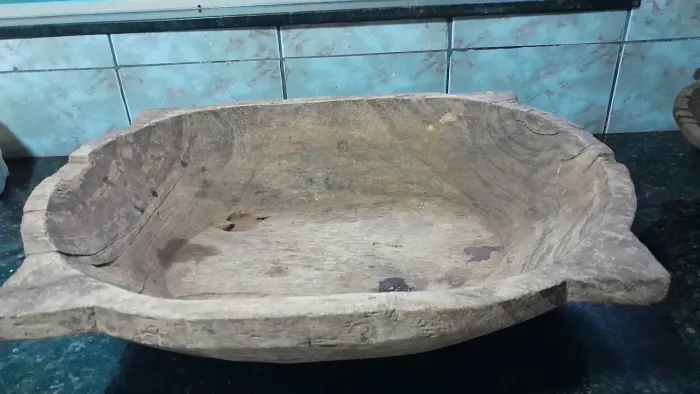 Gamela decorativa em madeira