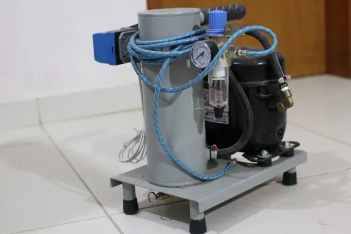 Compressor Silencioso Microjet 2 Litros 220V com Reservatório e Filtro - NOVO NUNCA USADO