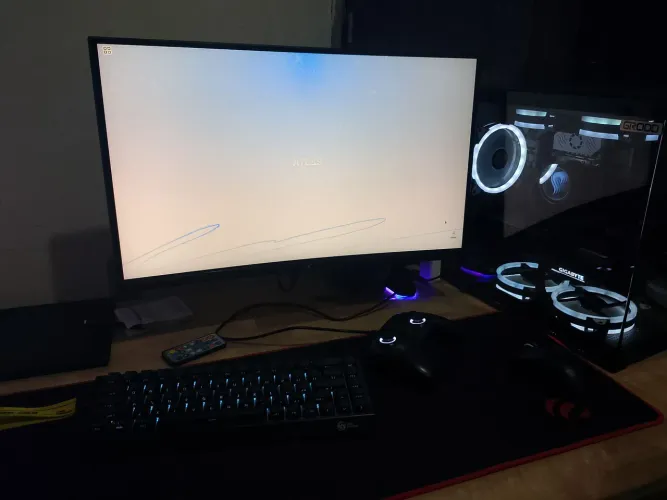 Monitor superframe curvo 24pol 180hz + braço articulado