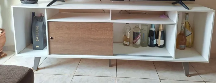 Vendo Rack em MDP medindo 1,80