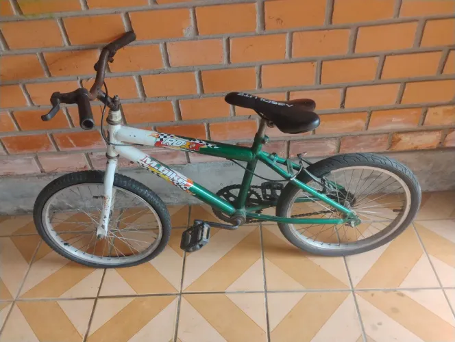 Vende se bicicleta, só não entrego tem que vem buscar valor 50