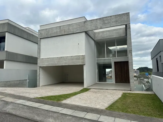 Casa 3 suítes, piscina com borda na Pedra Branca, Palhoça/SC