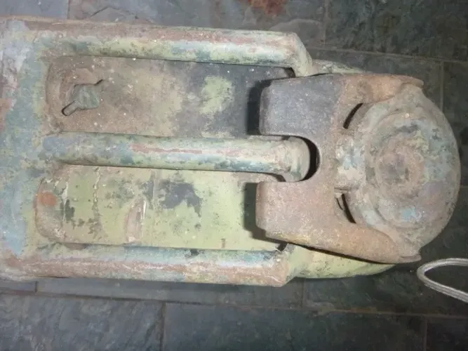 Galão de gasolina externo do Jeep ano1995 usado