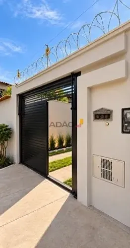 SANTOS DUMONT Casa de Rua com 3 Quarto(s) e 2 banheiro(s) à Venda, 94.00 por R$ 420000.00 