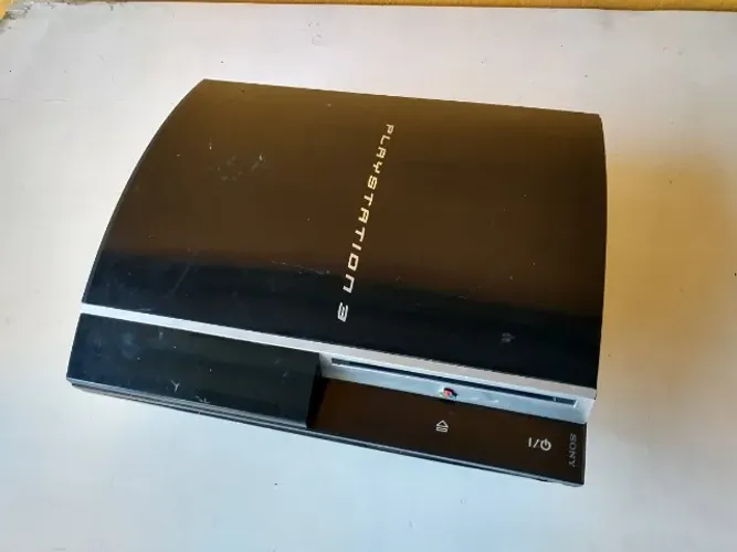 PlayStation 3 FAT com defeito - não liga