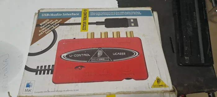 Behringer UCA222 USB interface
