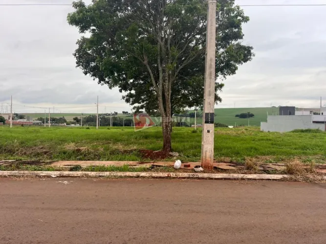 Terreno à venda em Marialva, Centro, com 300 m²