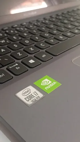 Notebook Asus Intel core i7 + placa de vídeo dedicada