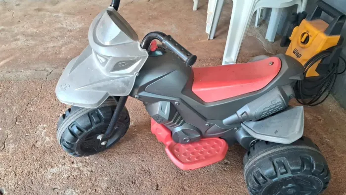 Motinha elétrica infantil