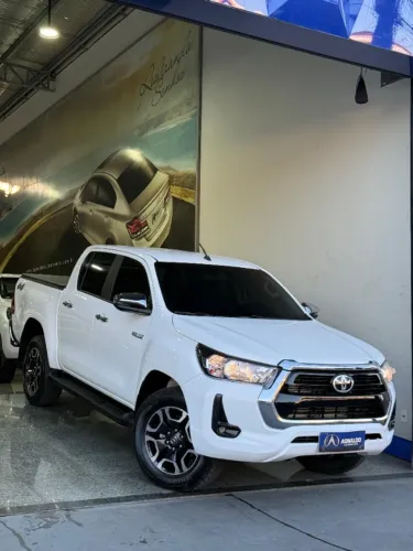 Toyota Hilux CD SR 4X4 2.8 TDI Diesel Aut. 2025