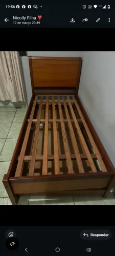 Cama semi nova solteiro madeira maciça 