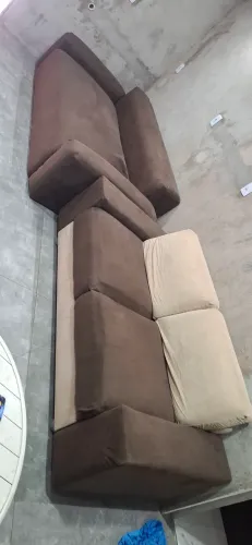 Três sofás vendo separado um novo o outro usado o outro mandei trocar o tecido e esponjas.