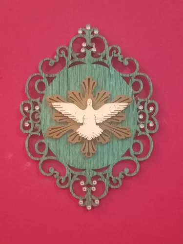 Adorno em mdf decorativo Divino Espírito Santo