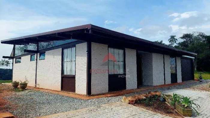 Casa com 3 dormitórios à venda, 179 m² por R$ 1.400.000,00 - Quinta dos Lagos - Paraibuna/