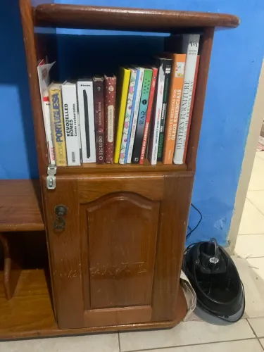 Vendo estante de madeira