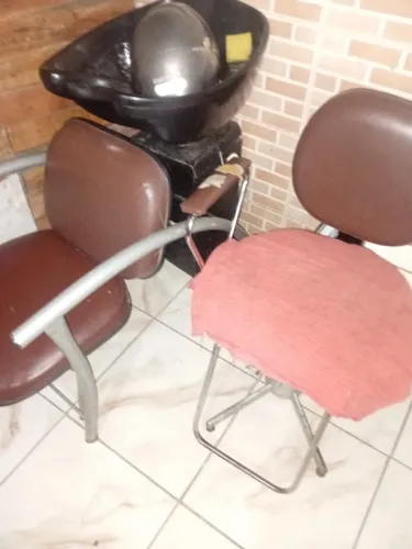 Lavatório e cadeira de barbeiro + uma infantil