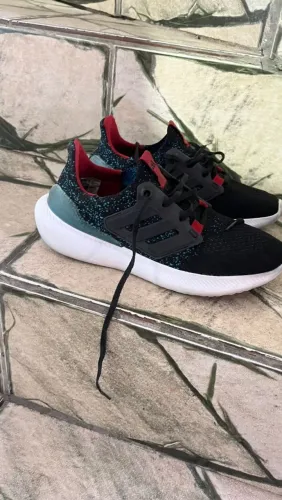 Tênis Adidas
