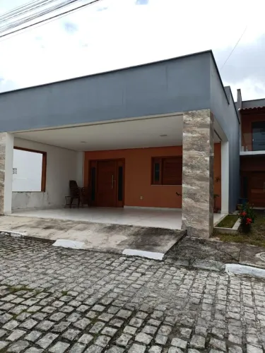 ALUGO CASA MOBILIADA 3/4 SENDO UM SUÍTE NO BAIRRO SIM 