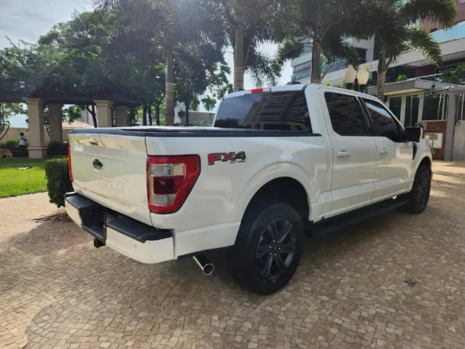 Ford F-150 Lariat 4X4 5.0 V8 2023