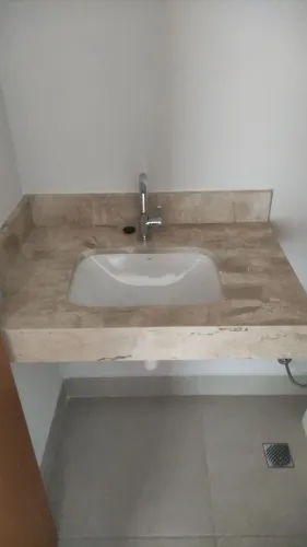 Bancada bege Bahia pra banheiro 